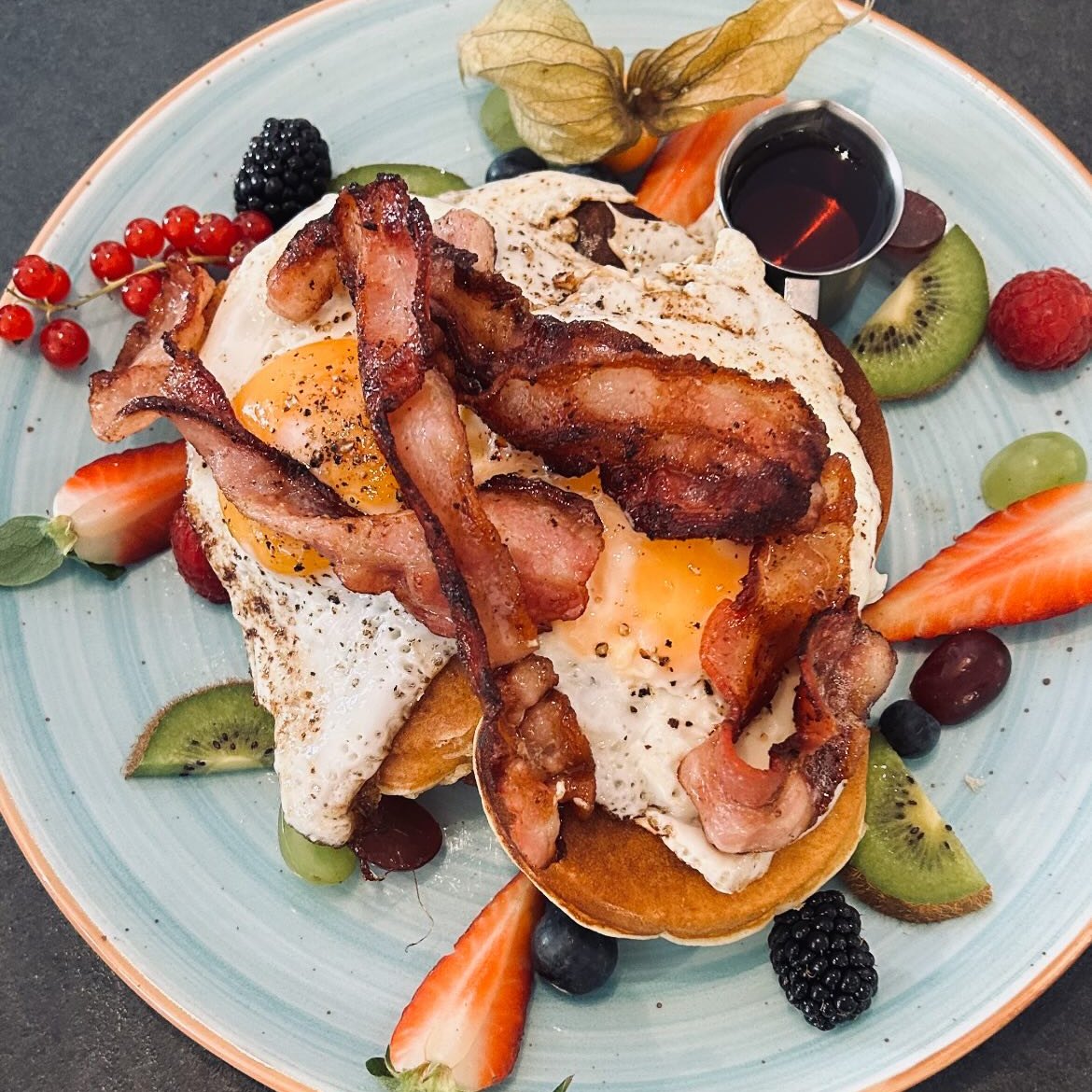 Pancakes mit Speck und Spiegelei